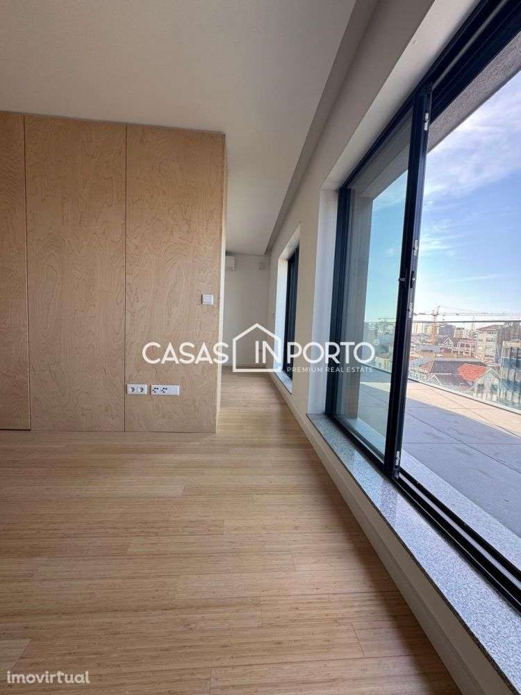 Apartamento recuado, com terraço e vistas fantásticas em Matosinhos - Grande imagem: 5/17