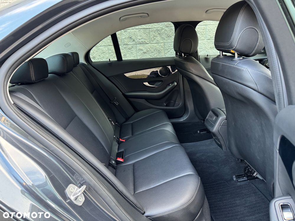 Mercedes-Benz Klasa C 200 7G-TRONIC Exclusive - 27
