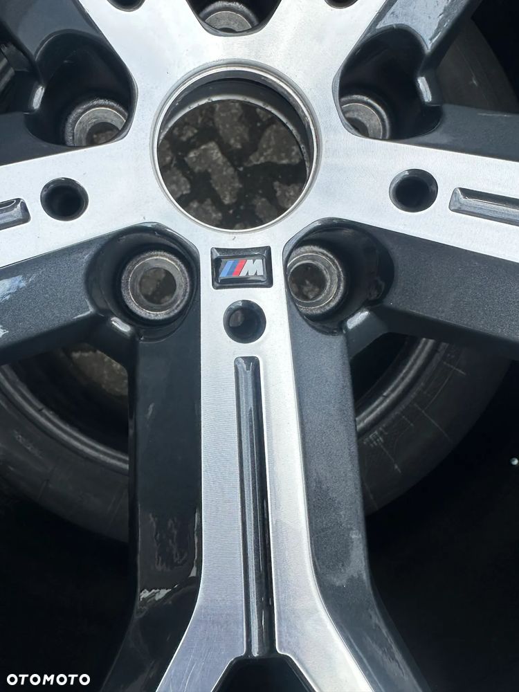 Felga BMW X5 G05 741M 21 9,5J IS 37 8071998 1szt. OE - 4