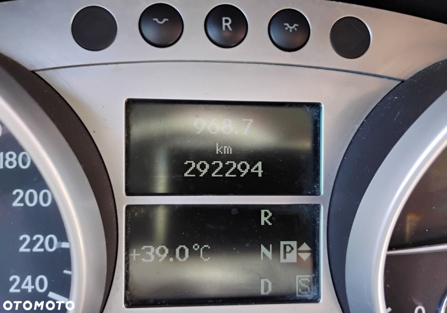 Mercedes-Benz ML - 13