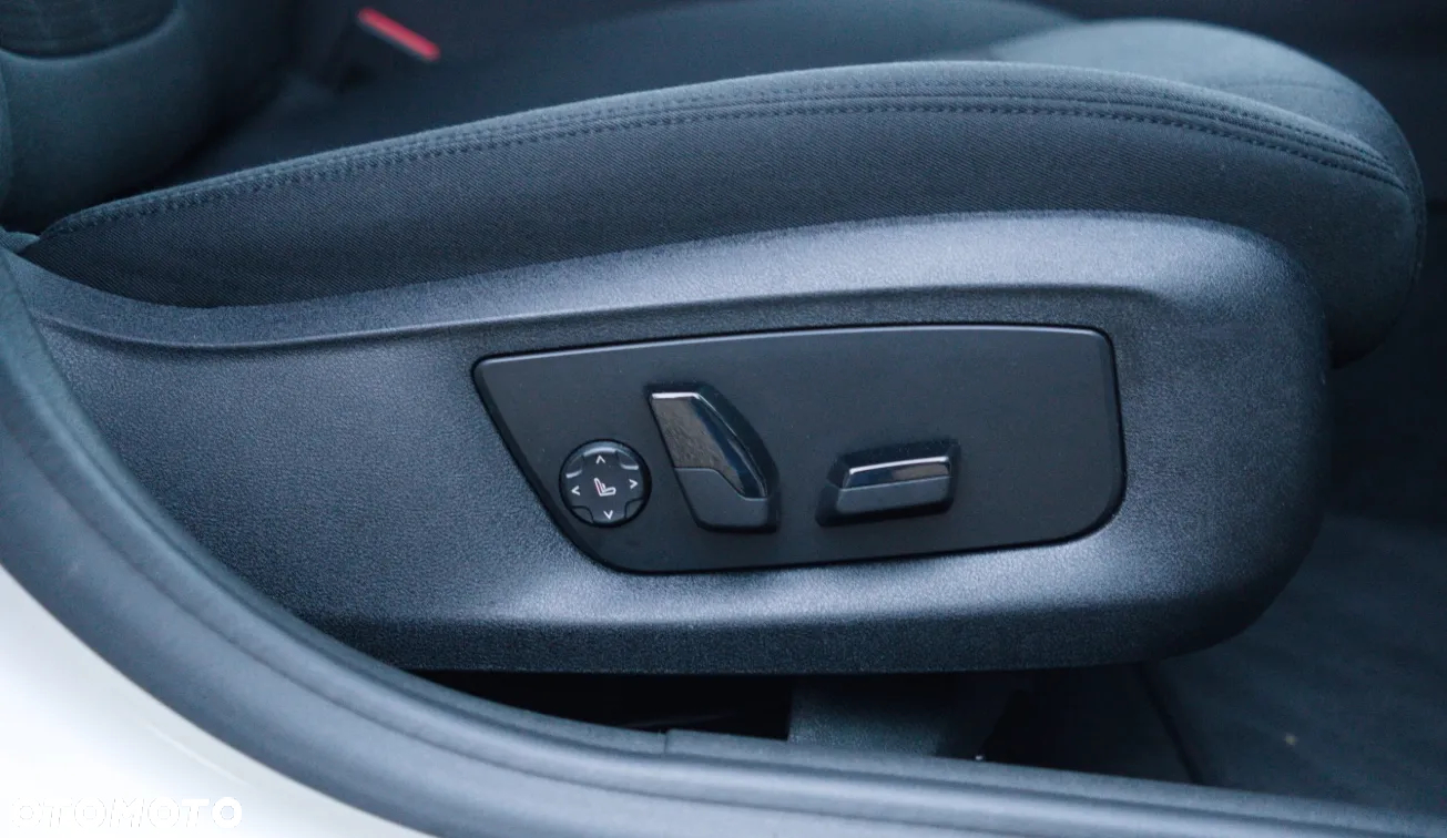 BMW Seria 5 520i - 25