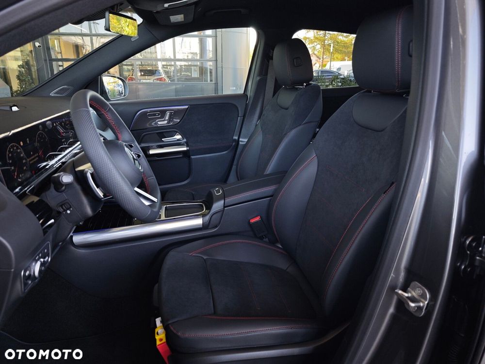 Mercedes-Benz GLA - 10