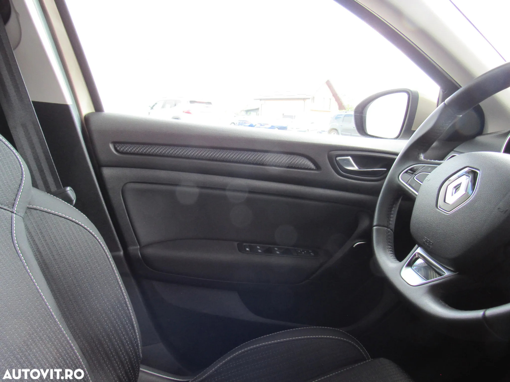 Renault Megane TCe EDC Zen - 24