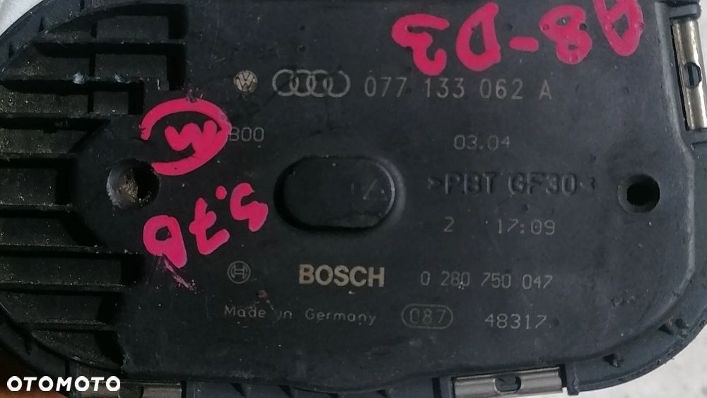 AUDI A8 D3 03r 3.7 PRZEPUSTNICA 077133062A - 2