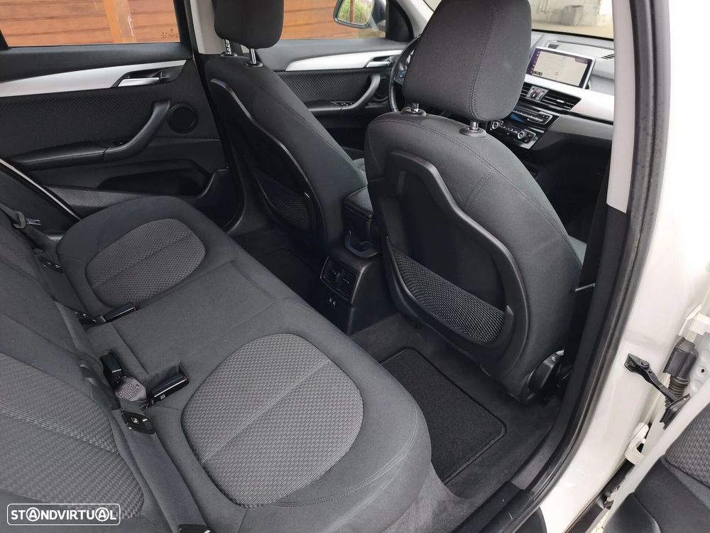 BMW X1 25 e xDrive Corporate Edition - 16