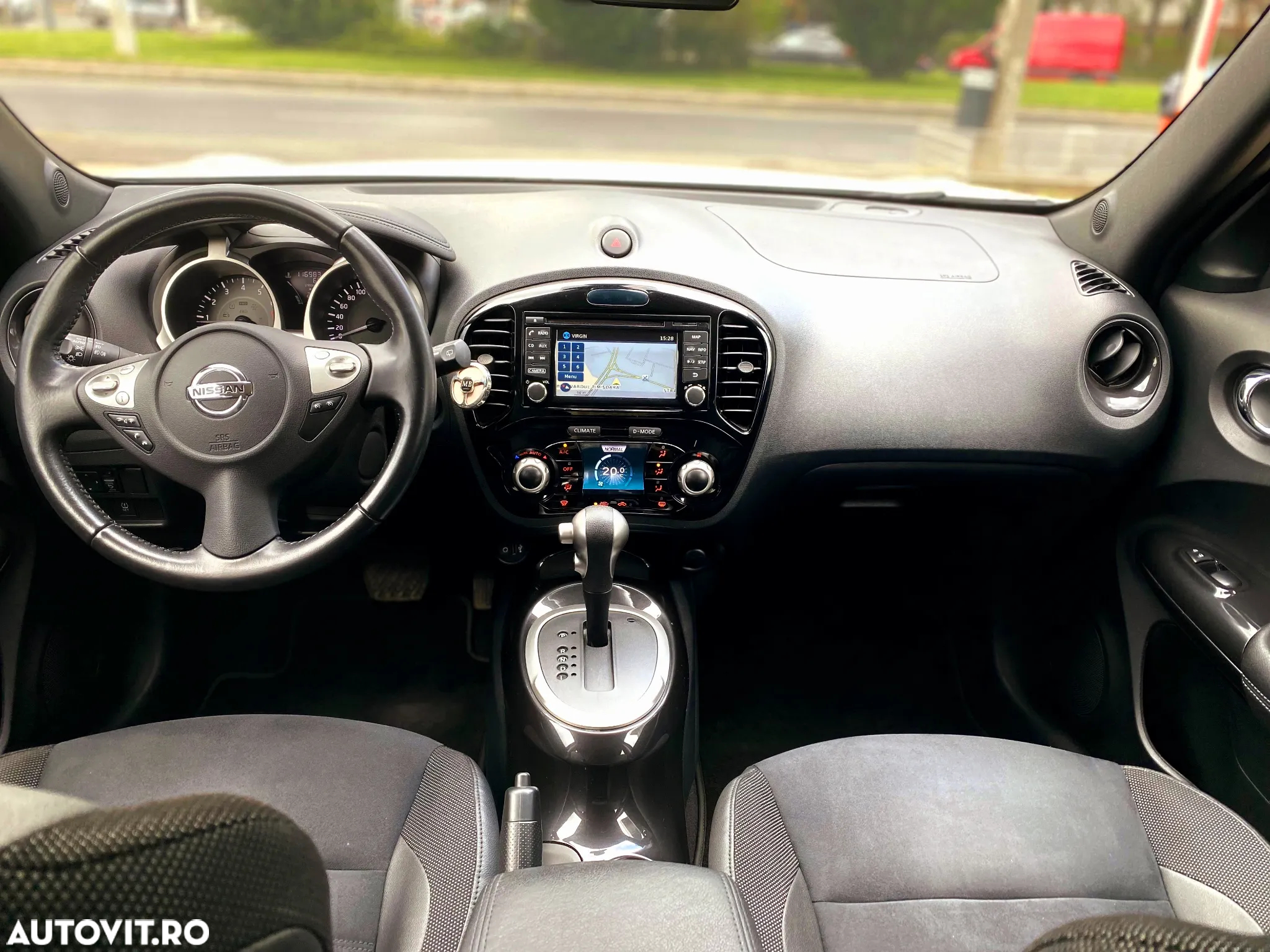 Nissan Juke 1.6L XTRONIC N-Connecta - 6