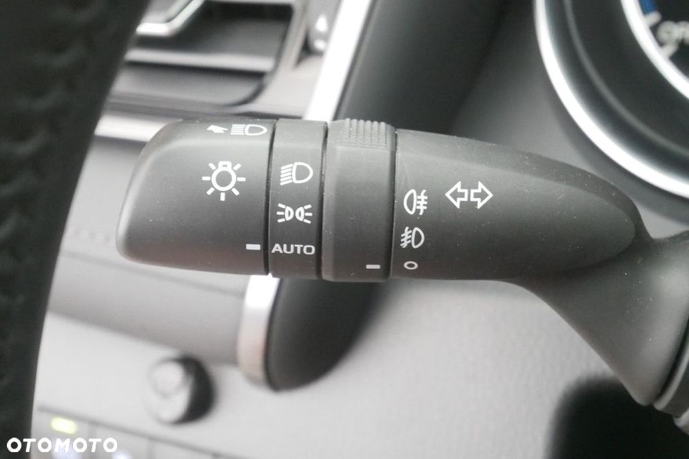 Toyota Camry 2.5 Hybrid Comfort CVT - 25