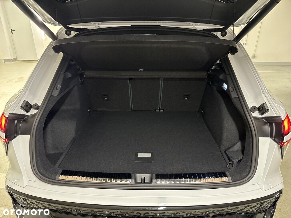 Audi Q3 - 18