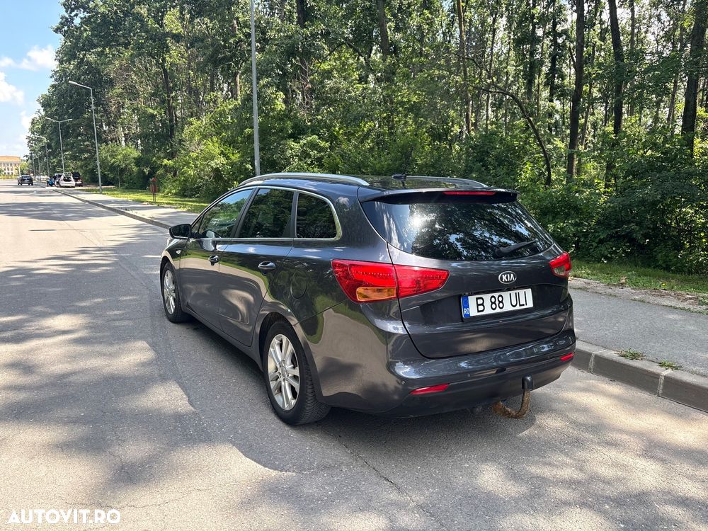 Kia Ceed - 8