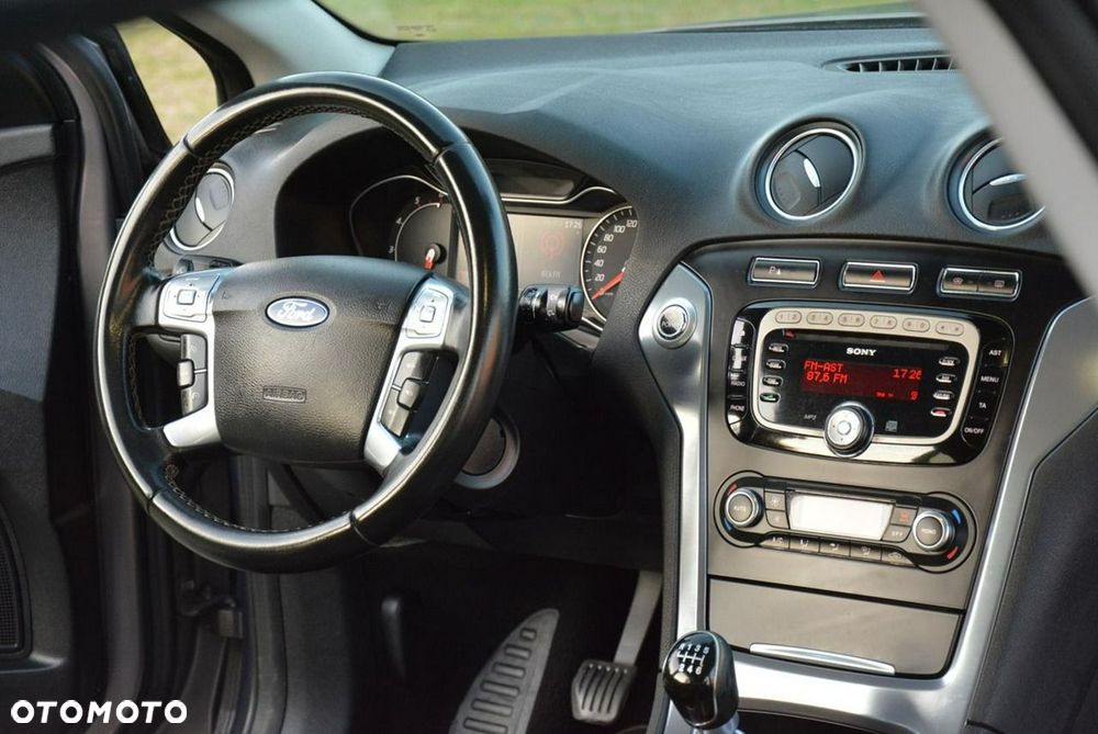Ford Mondeo 2.0 TDCi Titanium - 18