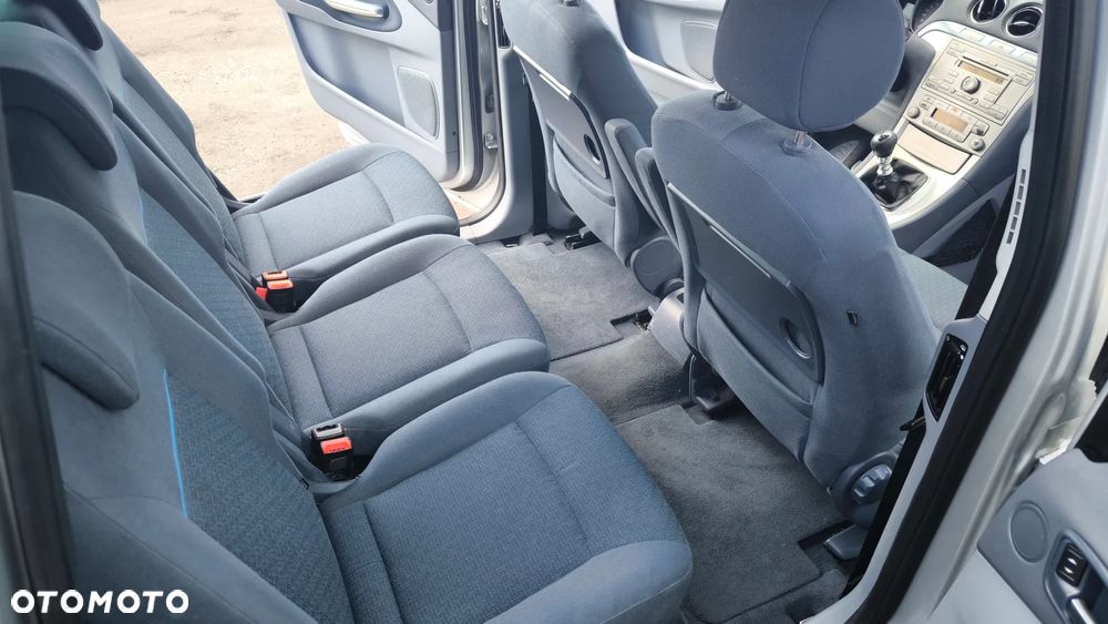 Ford Galaxy - 10