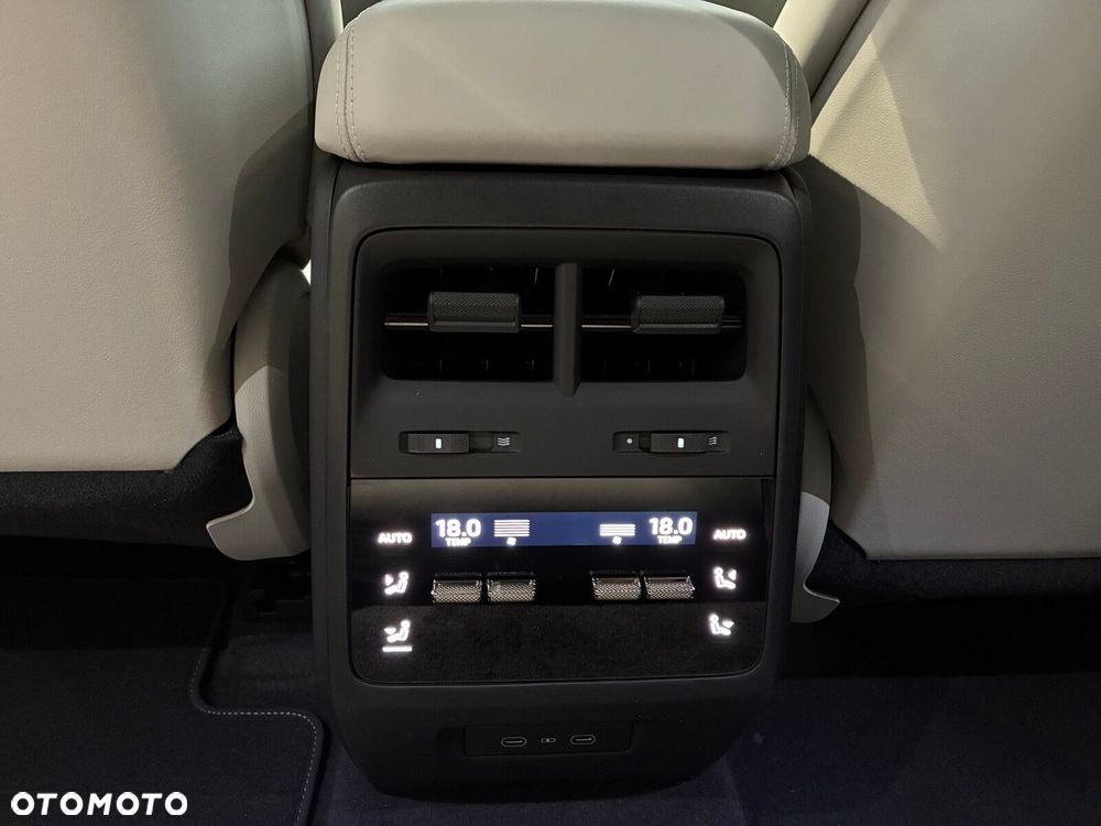 Porsche Macan - 29