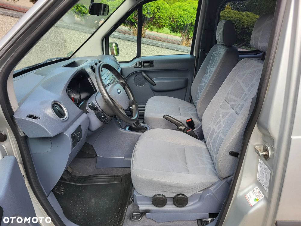 Ford Tourneo Connect - 10