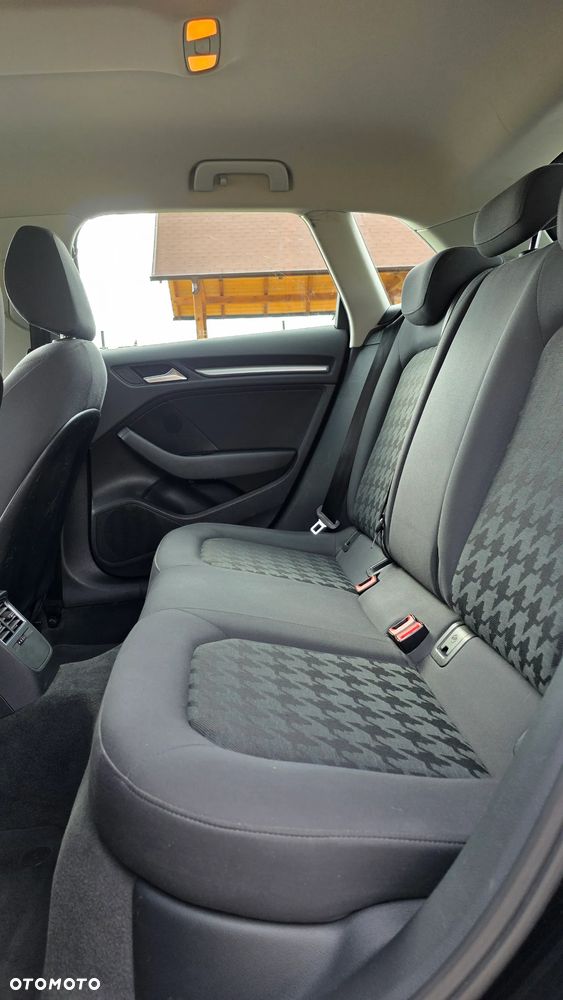 Audi A3 Sportback 1.6 TDI (clean diesel) S tronic Attraction - 12