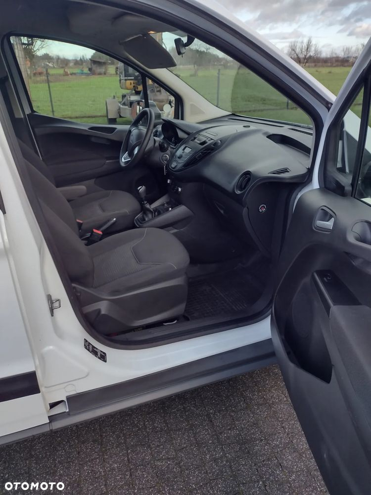 Ford Transit Courier - 9