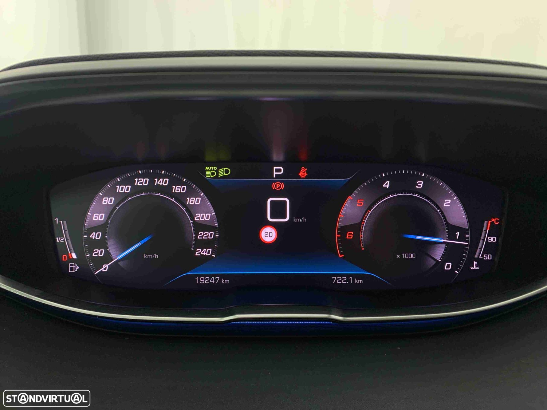 Peugeot 3008 1.5 BlueHDi Allure Pack EAT8 - 11
