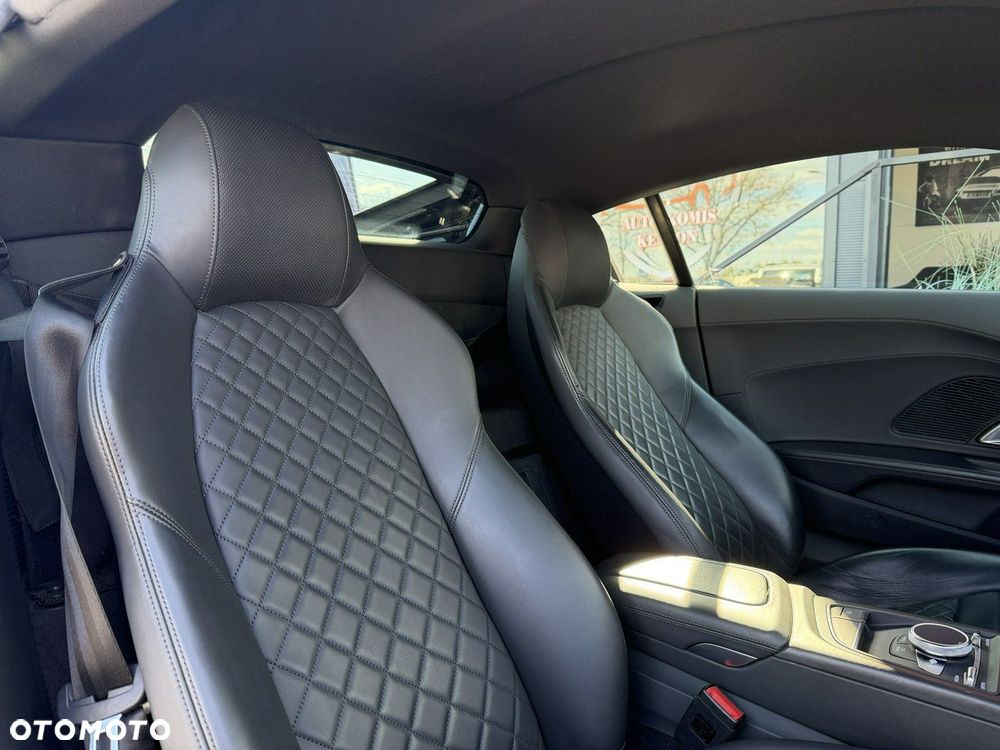 Audi R8 Coupé - 33