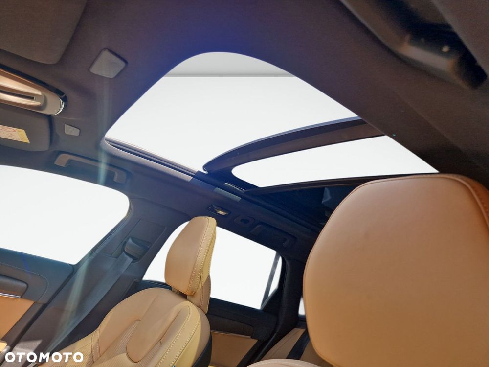 Volvo V90 Cross Country - 26