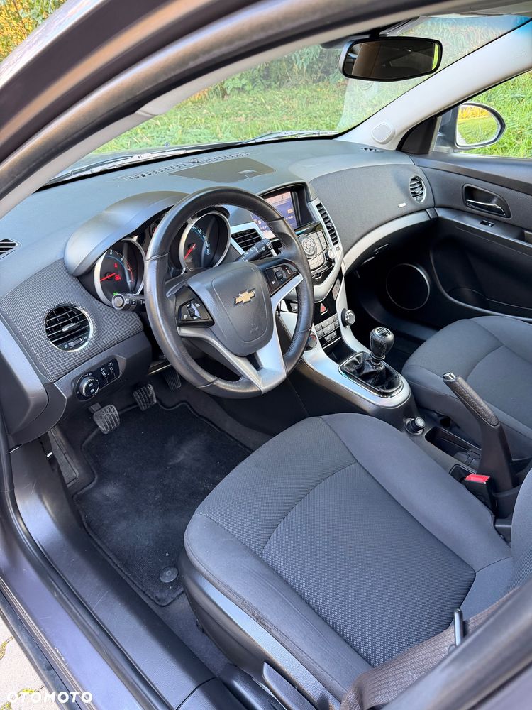 Chevrolet Cruze 1.6 LT - 9