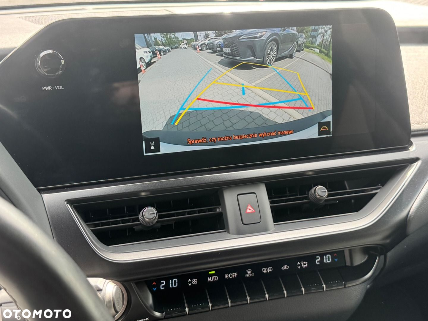Lexus UX - 22