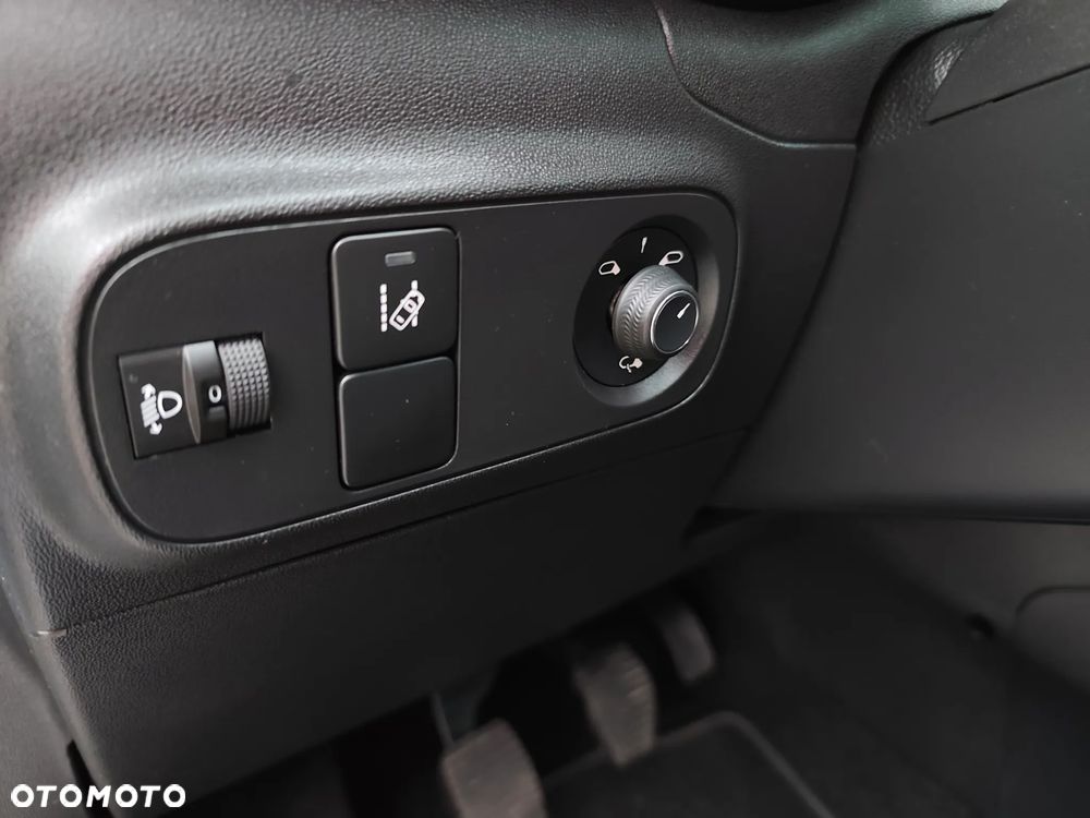 Citroën C3 BlueHDi 100 S&S SHINE PACK - 21