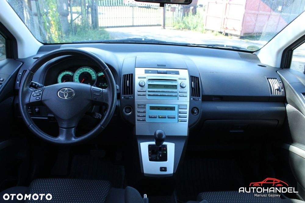 Toyota Corolla Verso - 16