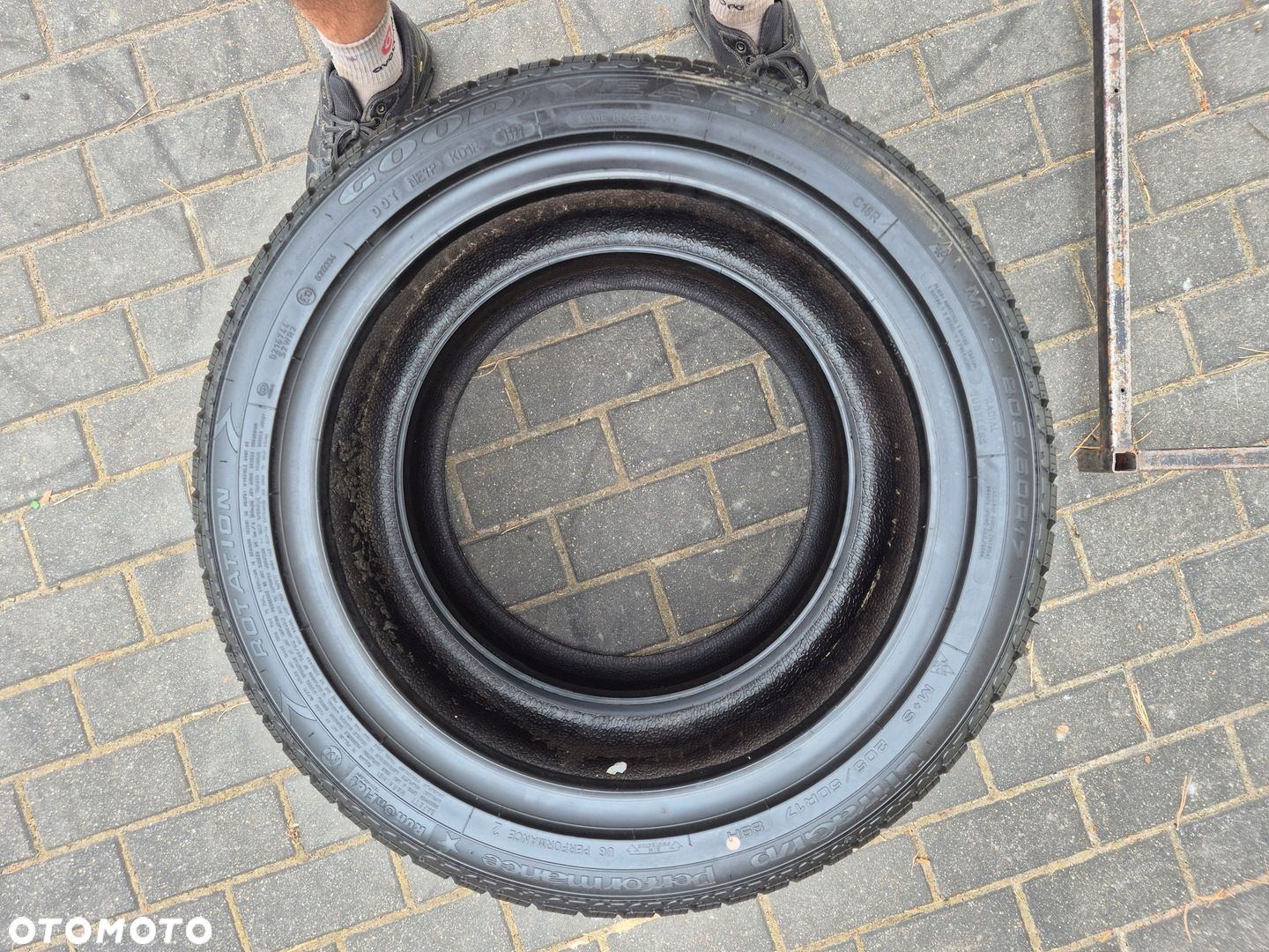 205/50/17 205/50r17 Goodyear Ultra Grip Performance 2 RSC BMW - 2