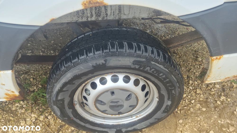 Mercedes-Benz Sprinter 906.211 - 12