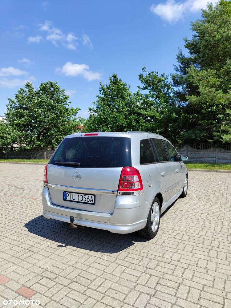 Opel Zafira - 10
