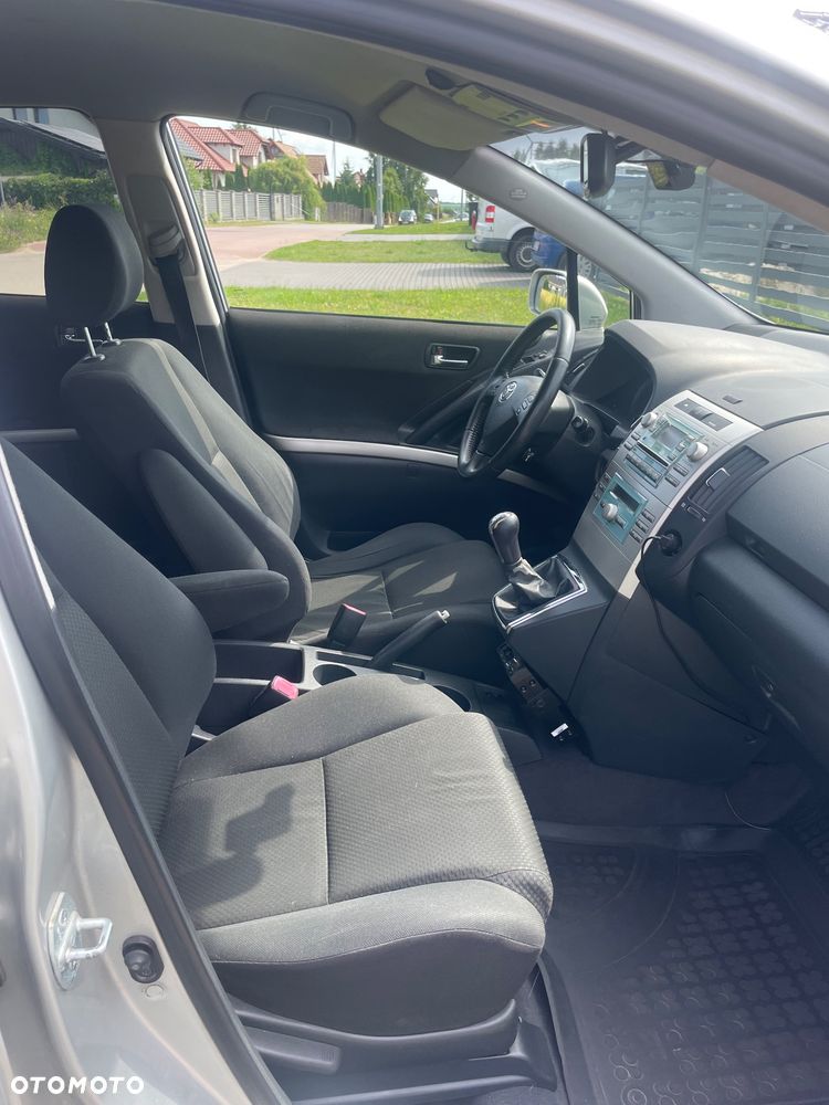 Toyota Corolla Verso - 7