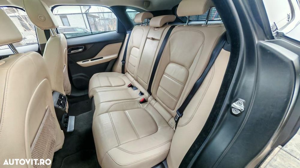 Jaguar F-Pace - 10