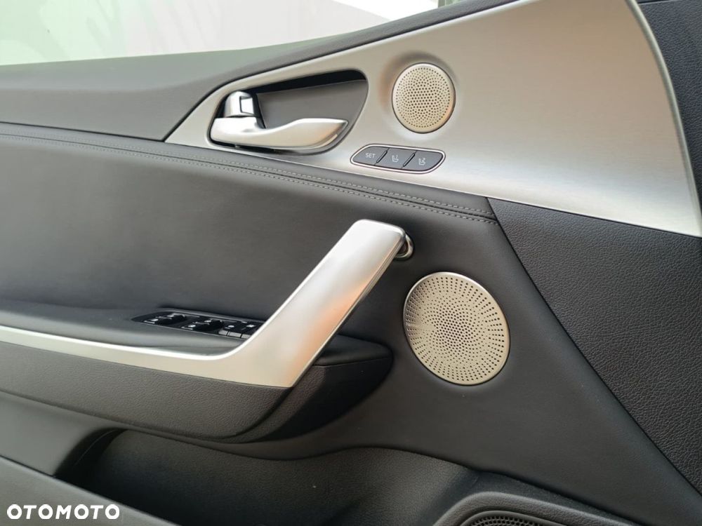 Kia Stinger - 28