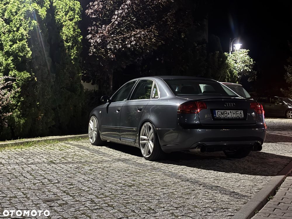 Audi A4 Limousine - 3