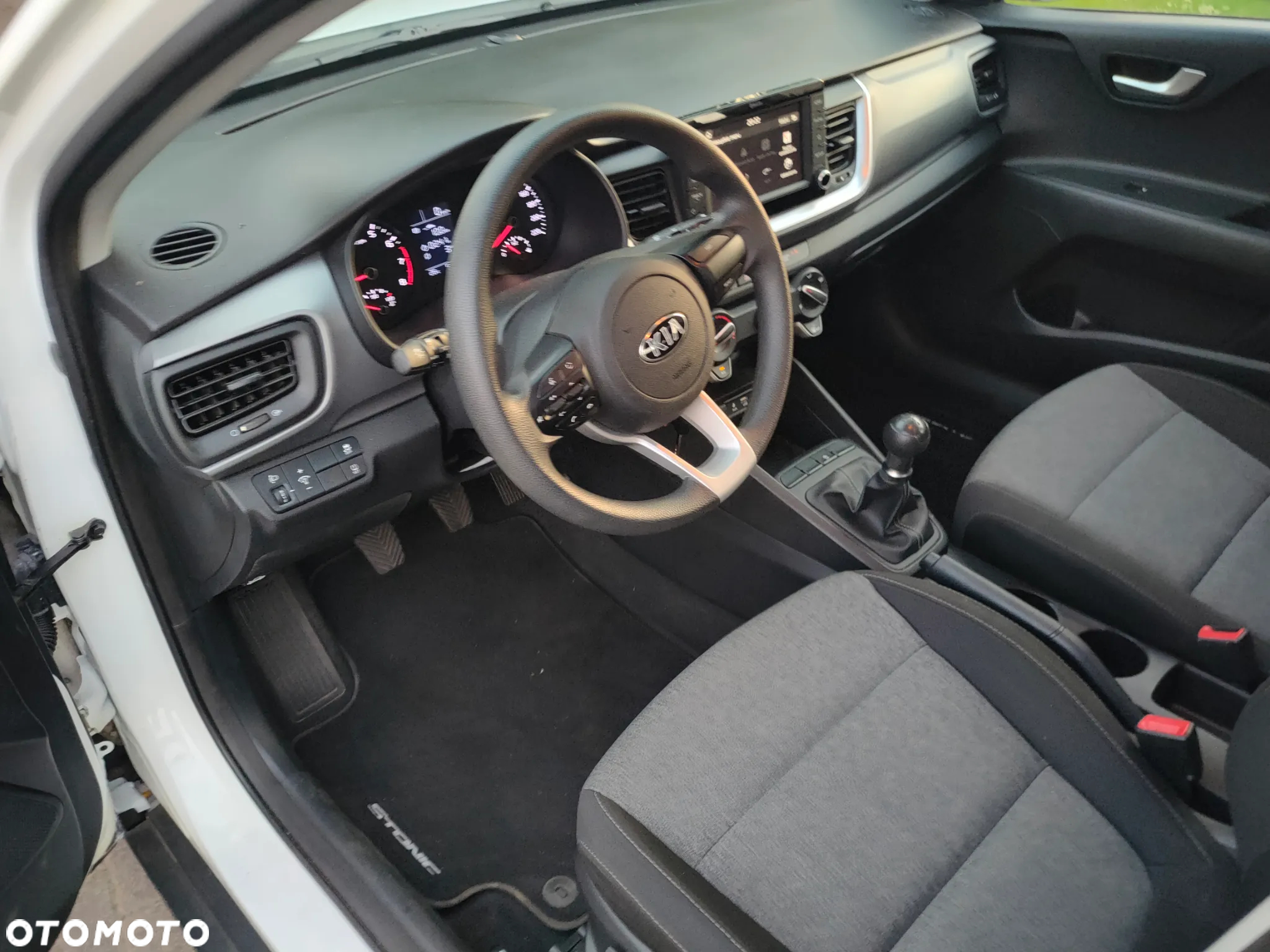 Kia Stonic 1.2 L - 8