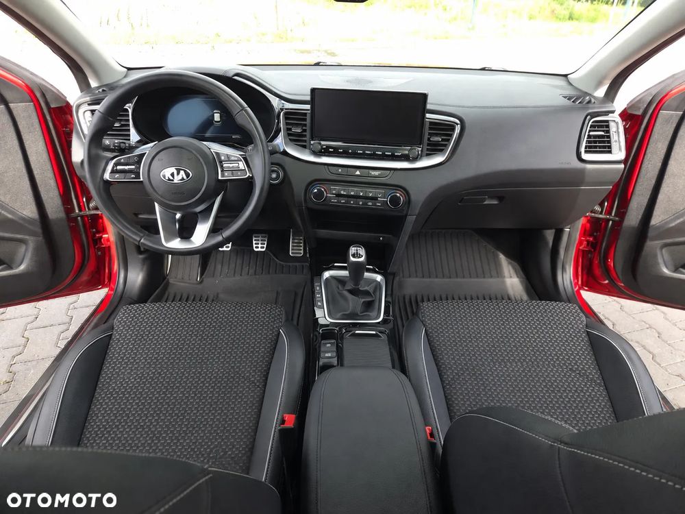 Kia XCeed 1.0 T-GDI L Business Line - 11