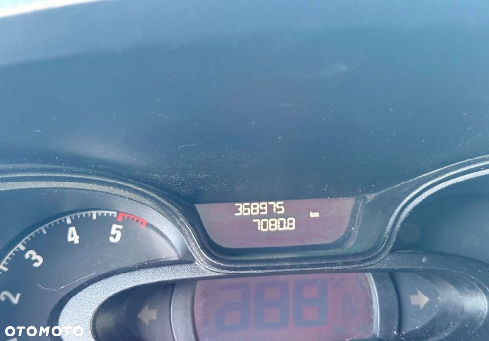 Opel VIVARO osobowy - 12