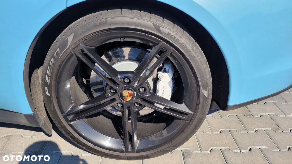 Porsche Taycan - 19
