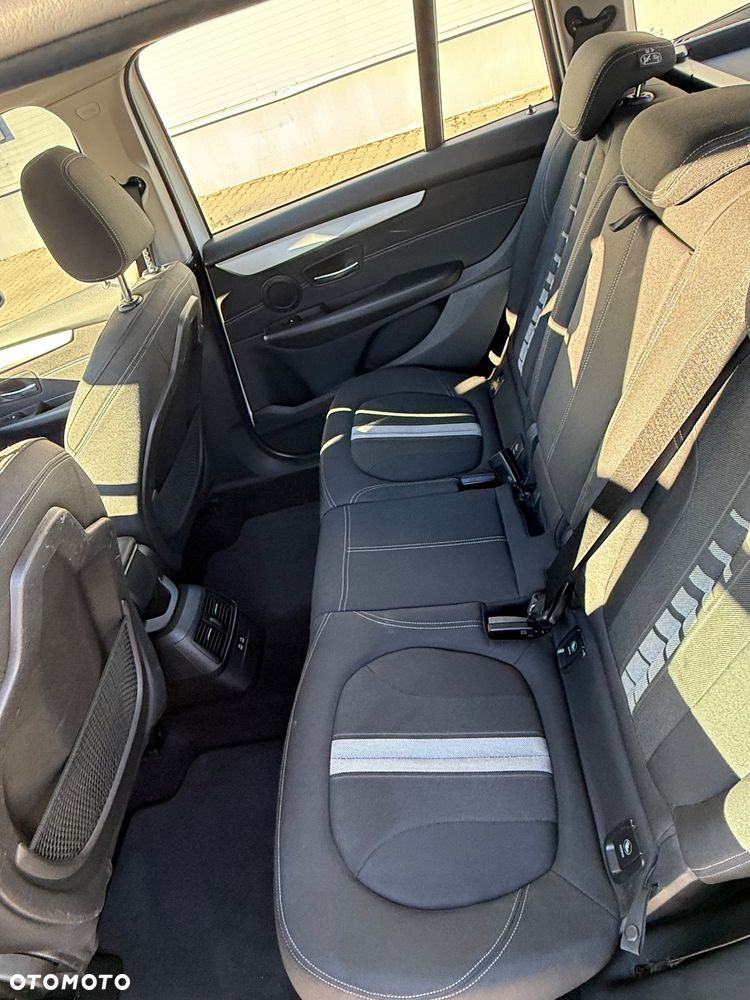BMW Seria 2 218d - 3