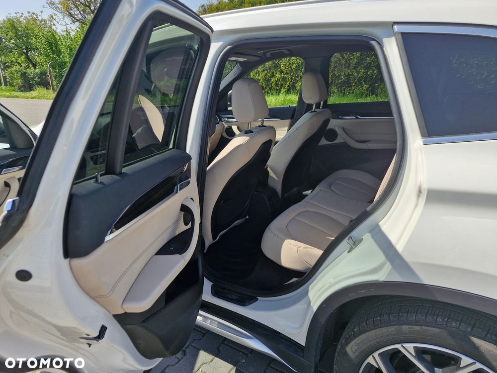 BMW X1 sDrive20i - 11