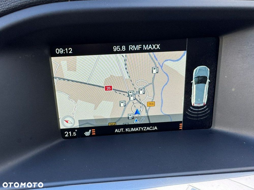 Volvo V60 Cross Country - 24