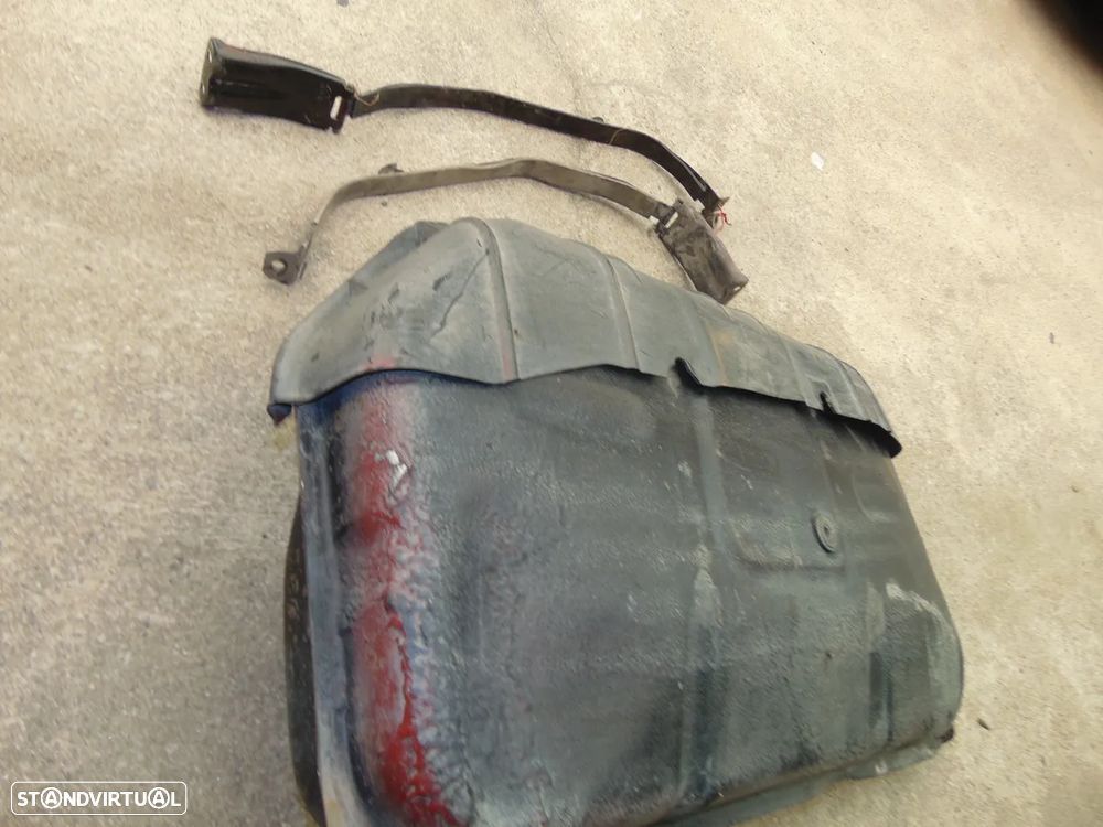 Toyota Supra 3000 turbo depósito gasolina - 7