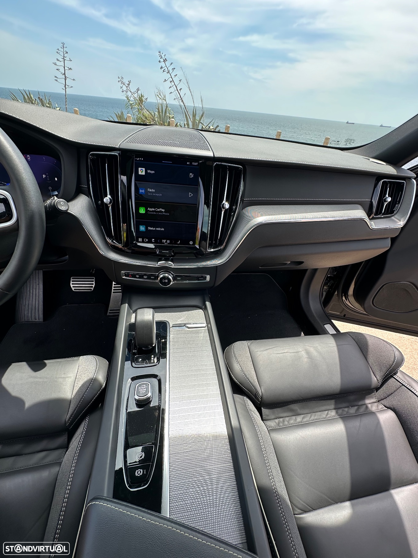 Volvo XC 60 2.0 B4 R-Design Geartronic - 24