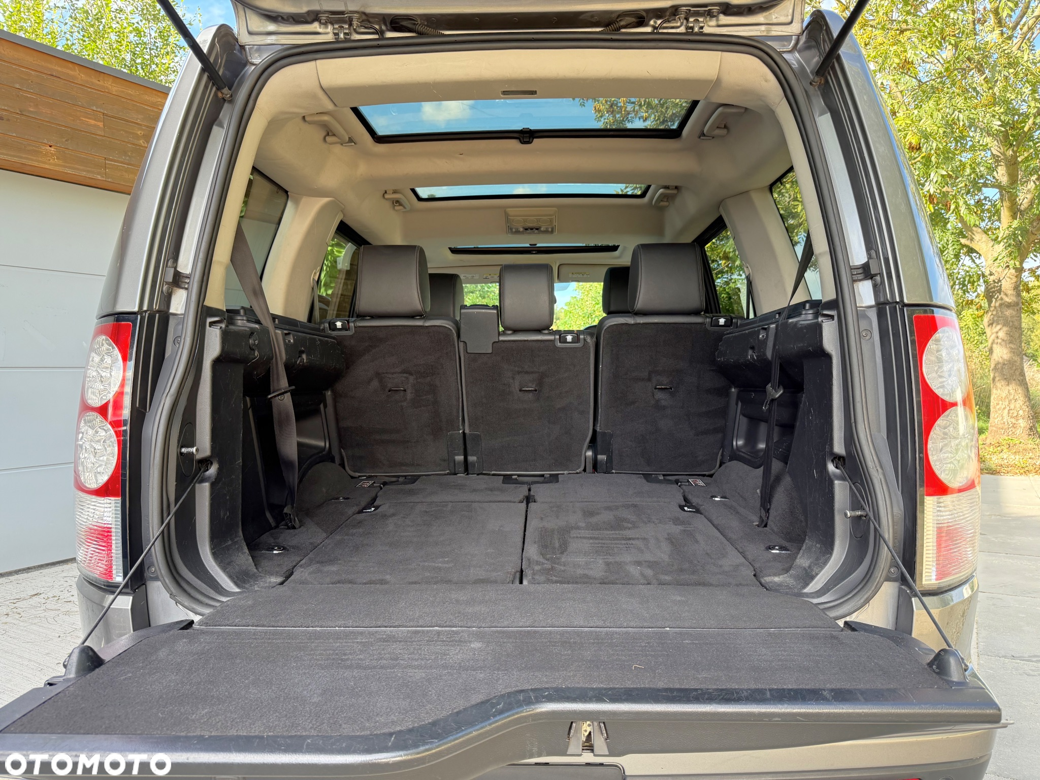 Land Rover Discovery IV 3.0D V6 HSE - 11