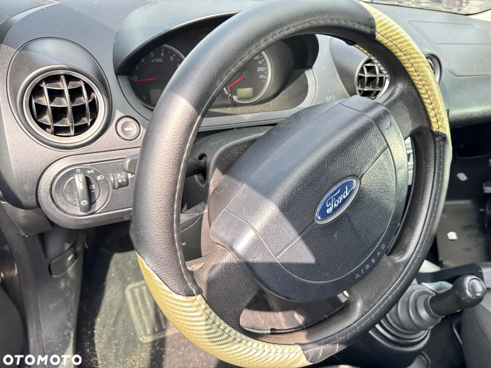Ford Fiesta 2003 poj. 1.3 benzyna 70 KM - samochód na CZĘŚCI - 9