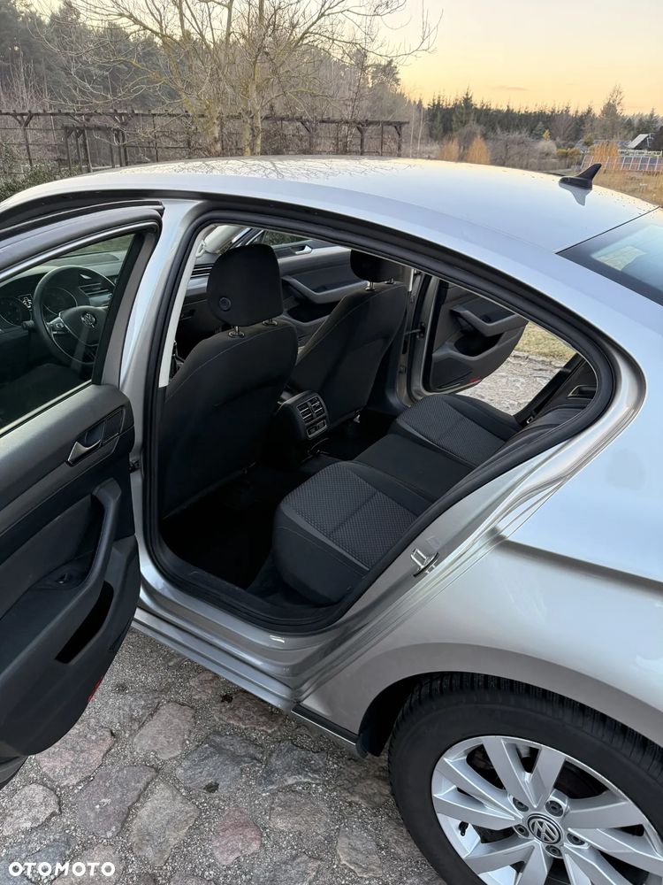 Volkswagen Passat 2.0 TDI BMT Comfortline - 19