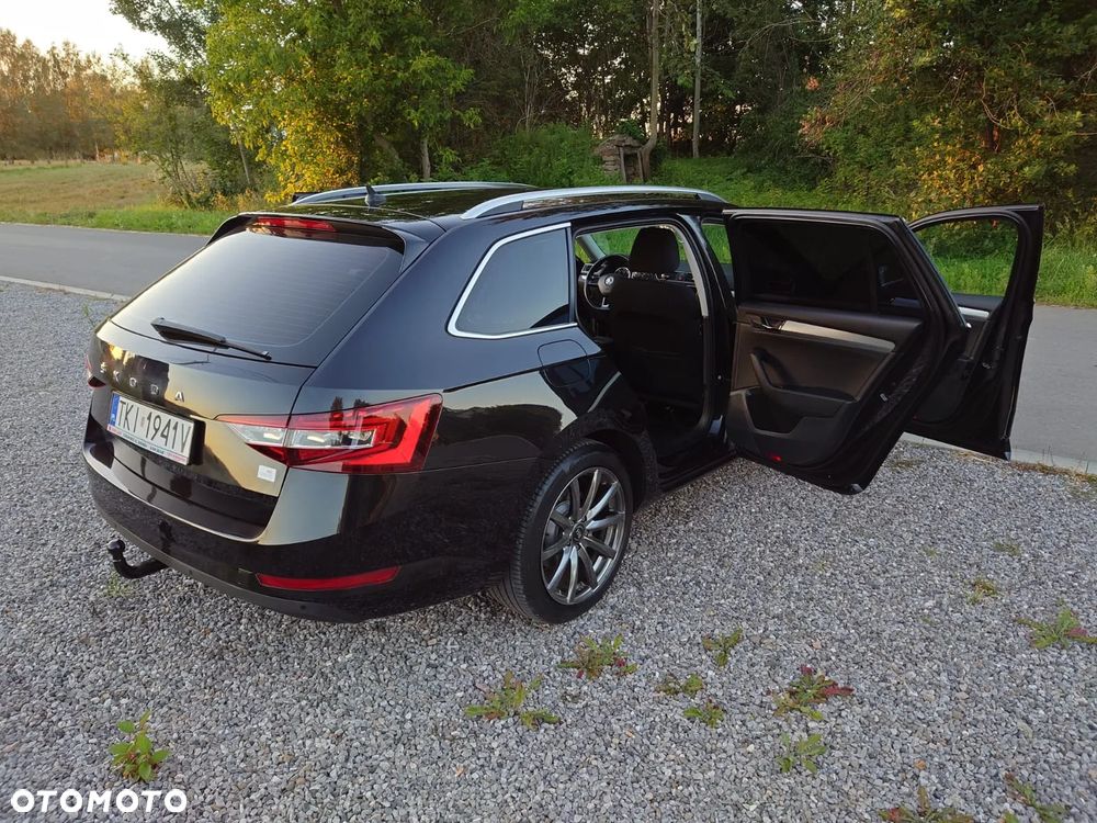 Skoda Superb 2.0 TDI Ambition - 27