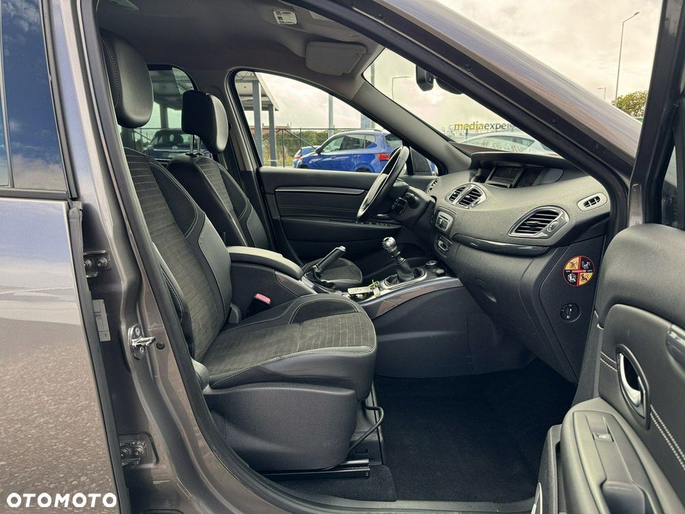 Renault Scenic ENERGY TCe 130 S&S Xmod Bose Edition - 19