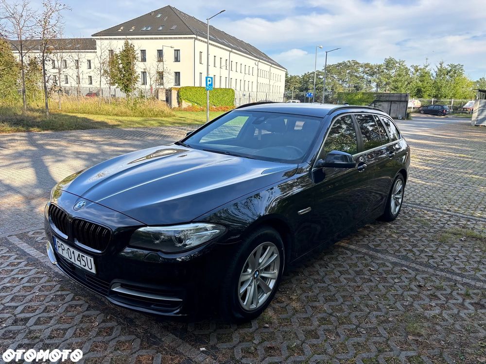 BMW Seria 5 525d xDrive - 13