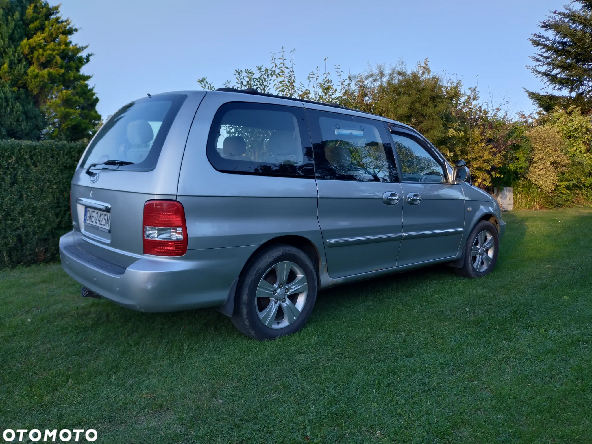 Kia Carnival - 8