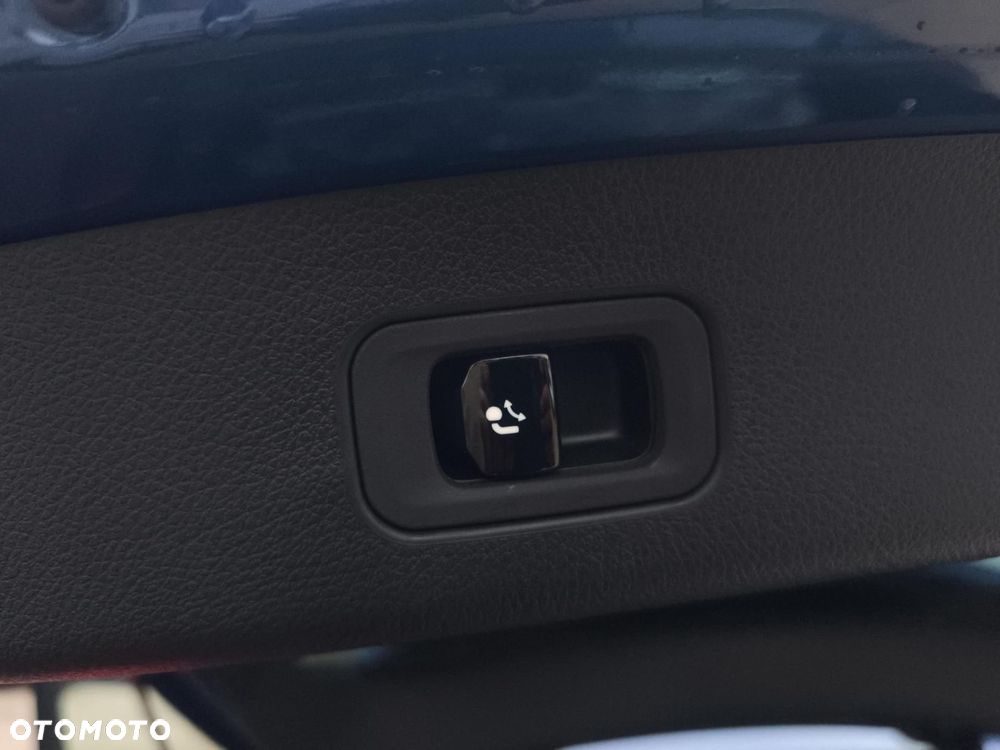 Mercedes-Benz GLC - 22